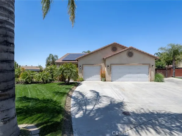 293 Captains Ct, San Jacinto, CA 92583