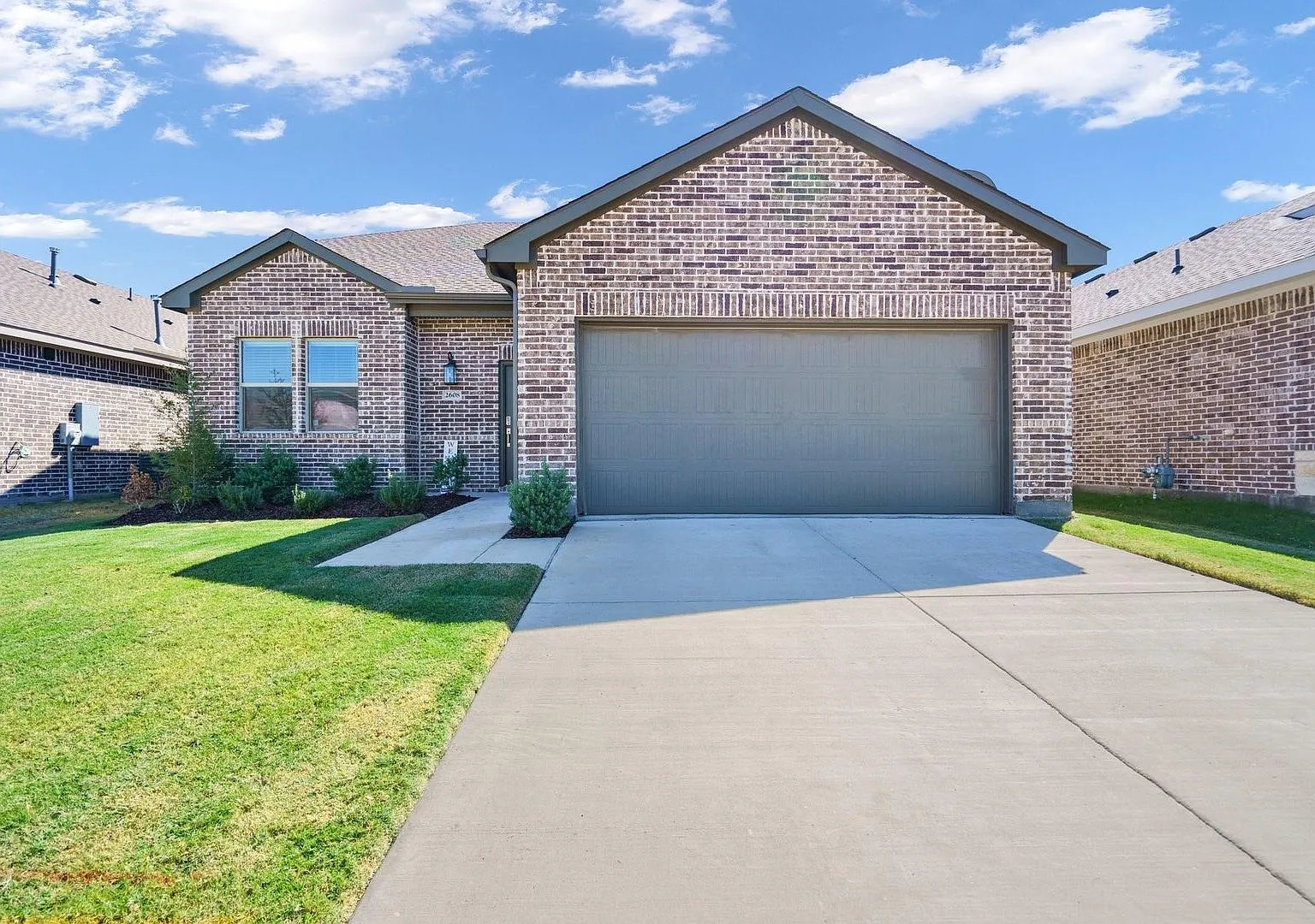 Beautiful 2 story home in Seagoville — Photo 2