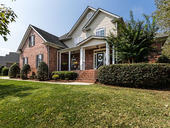 Front view of home