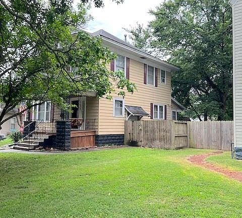 3rd image of 605 N Catalpa St