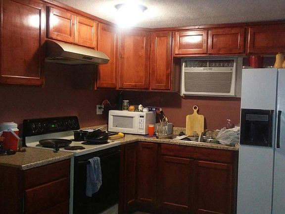 3rd image of 1137 W Sherman St