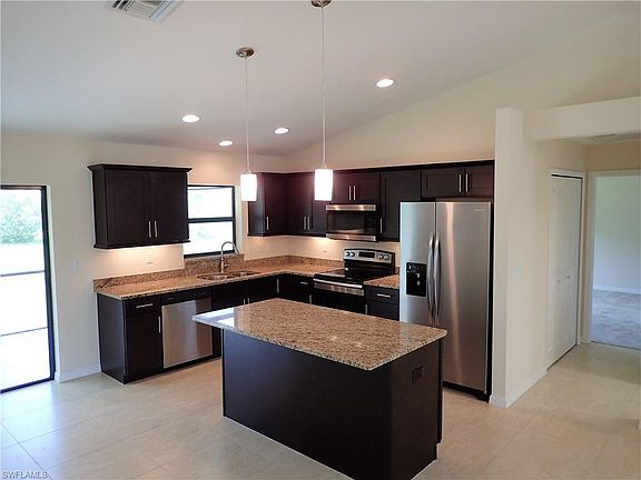 3rd image of 1302 SW 35th Ter