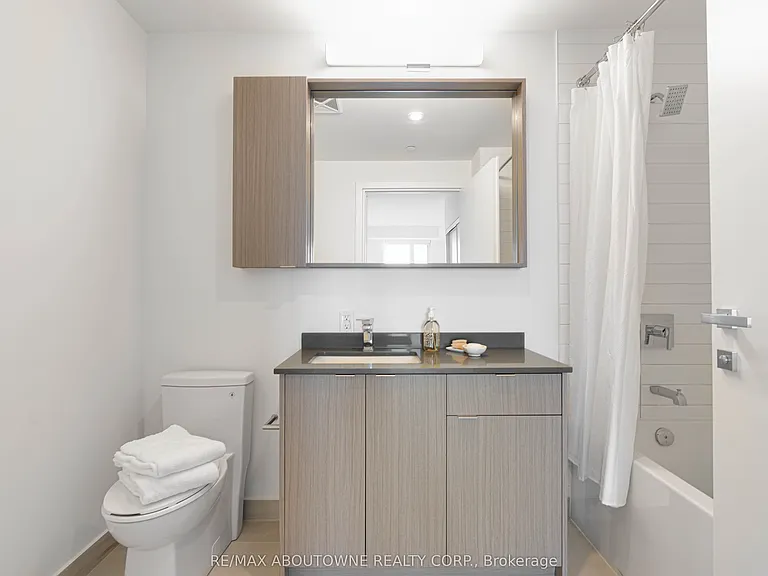 125 Bronte Rd #AO315 — Photo 11
