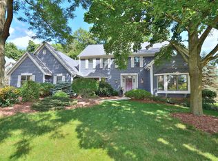 1280 Barrington Woods Dr, Brookfield, WI 53045