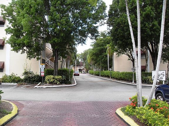 3rd image of 15295 SW 107th Ln APT 1006