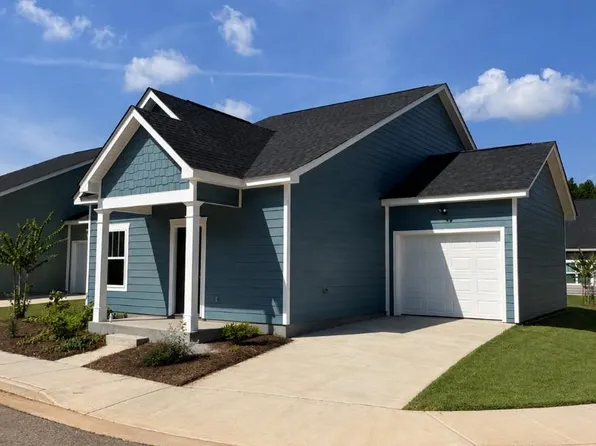 217 Lenox Cir, Lagrange, GA 30241