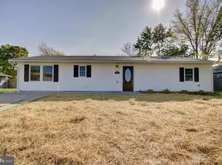 9 Butternut Rd, Levittown, PA 19057