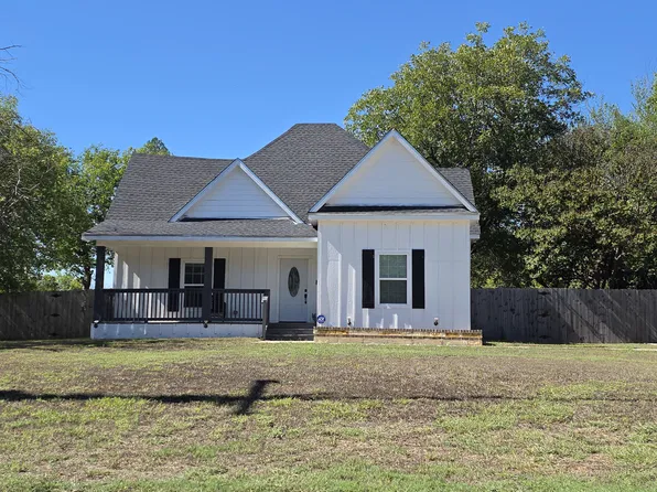 901 S Hall St, Ennis, TX 75119