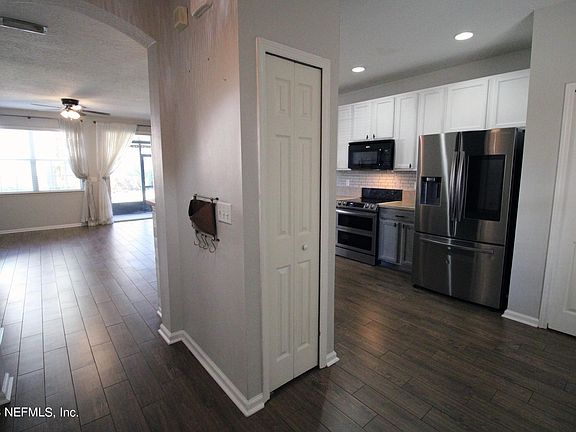 3rd image of 3625 Creswick Cir #E