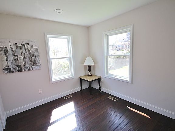 Main Level Bdrm