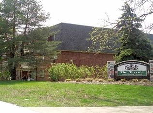 902 Ridge Sq #210, Elk Grove Village, IL 60007