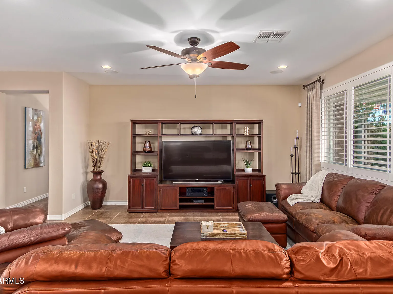 3 bed, 2.0 bath, 2398 sqft, $3,500 — Photo 2
