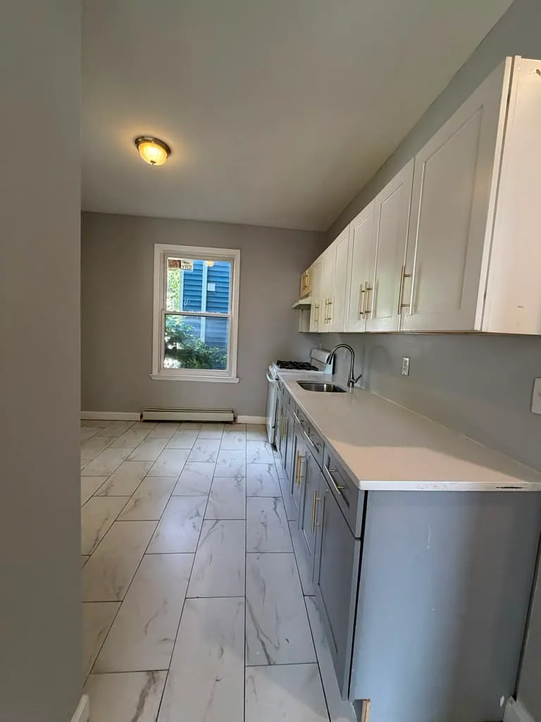 4 bed, $3,200 — Photo 3
