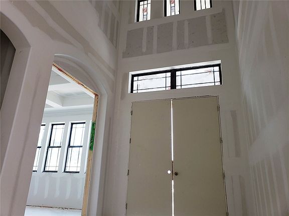 2nd image of 493 Anfield Cir