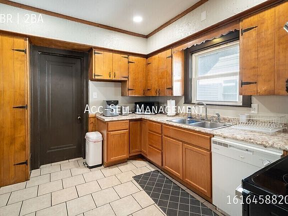 5th image of 1038 Crosby St NW #3