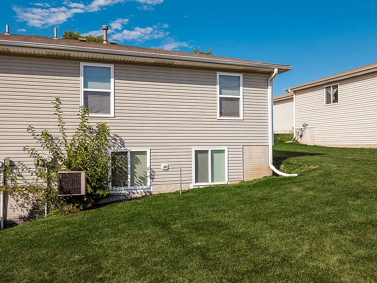 951 Furnas Ave — Photo 35