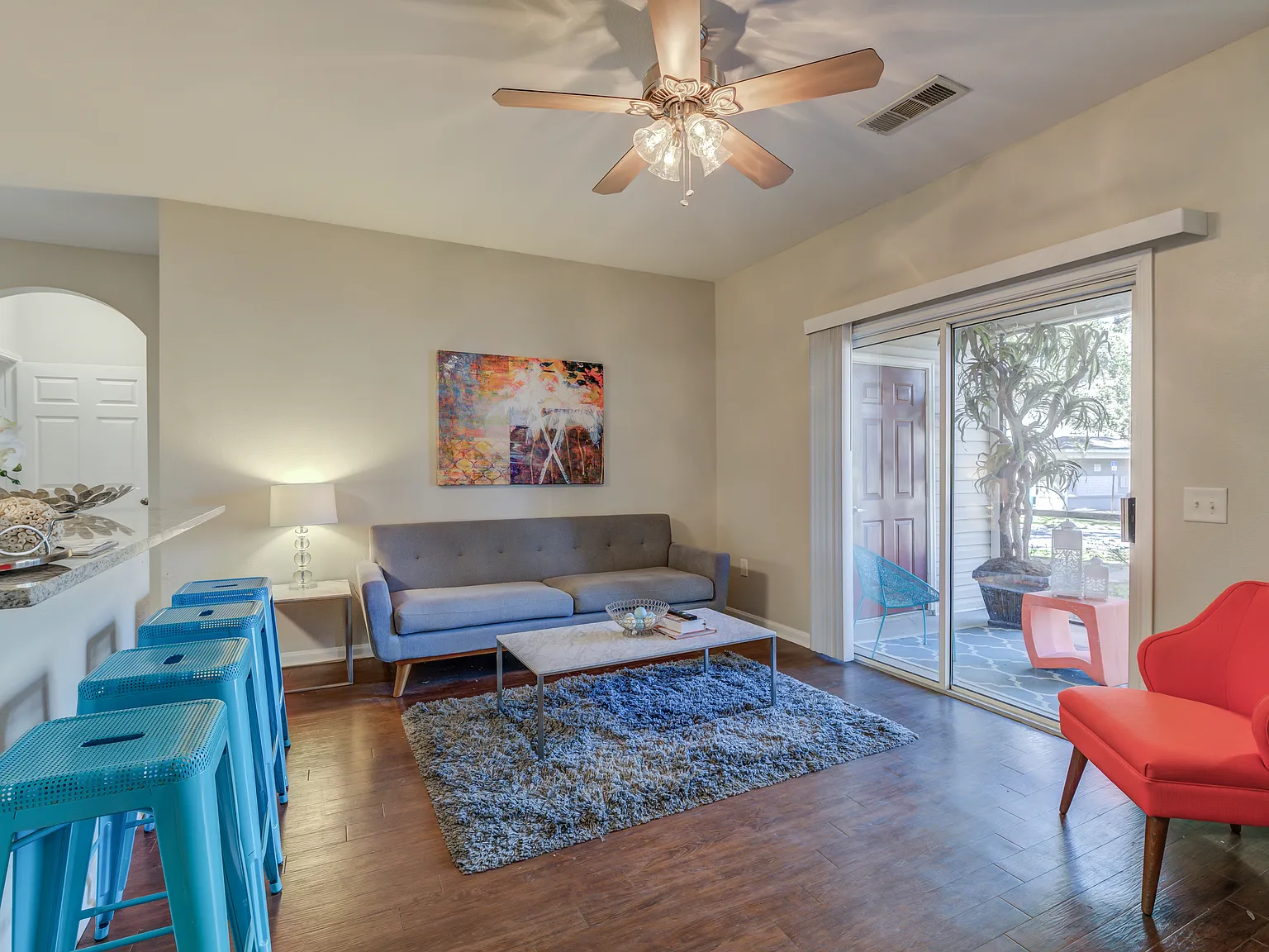 Water's Edge Apartment Homes — Photo 4