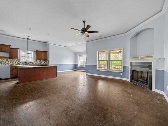 5th image of 423 Camden Lee Ct