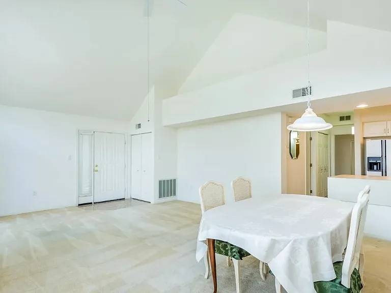 1016 Cherrington Dr — Photo 7