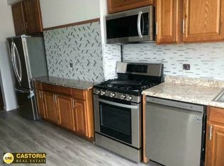 147 Withers St APT 3L, Brooklyn, NY 11211