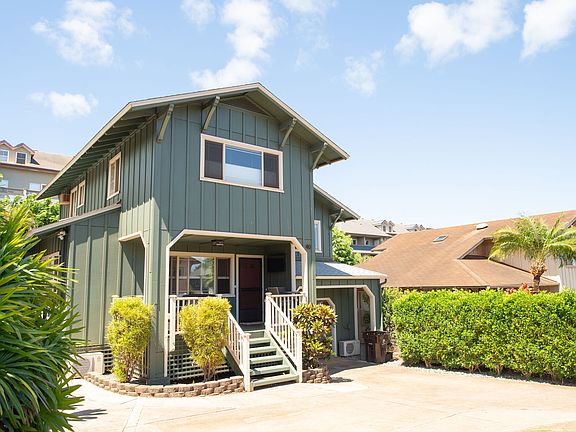 Front of home, lots of parking