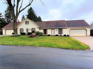 3315 Pinewood Dr, New Waterford, OH