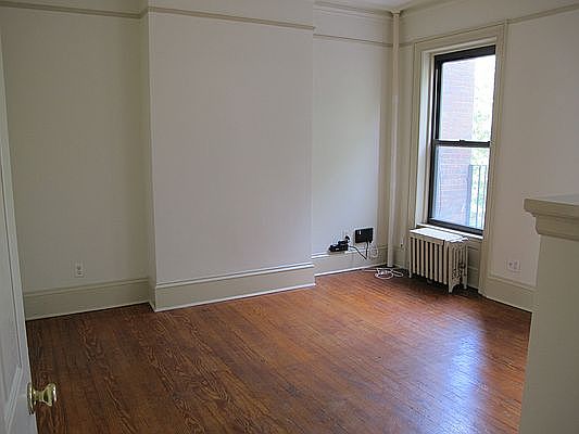 4th image of 453 9th St Floor 2