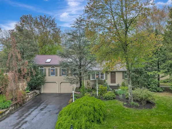 93 Spring Hill Dr, North Attleboro, MA 02760