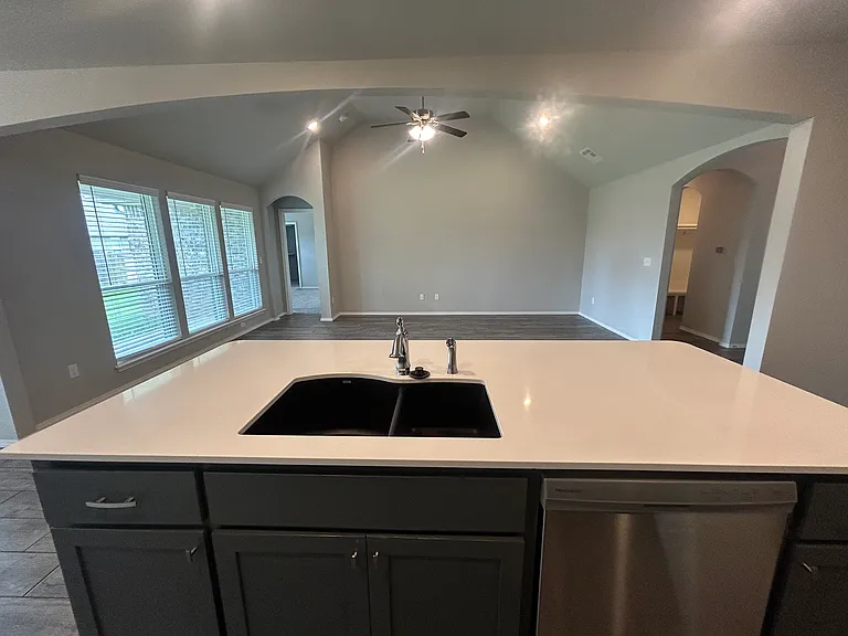 1502 E Utica Pl — Photo 10