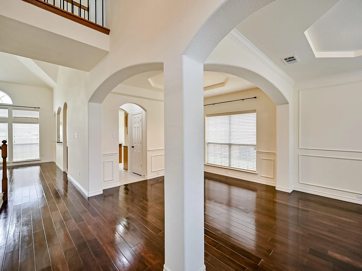 4 bed, 3048 sqft, $3,400 — Photo 3