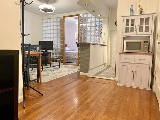 Sold by Sterling Holdings | media 2