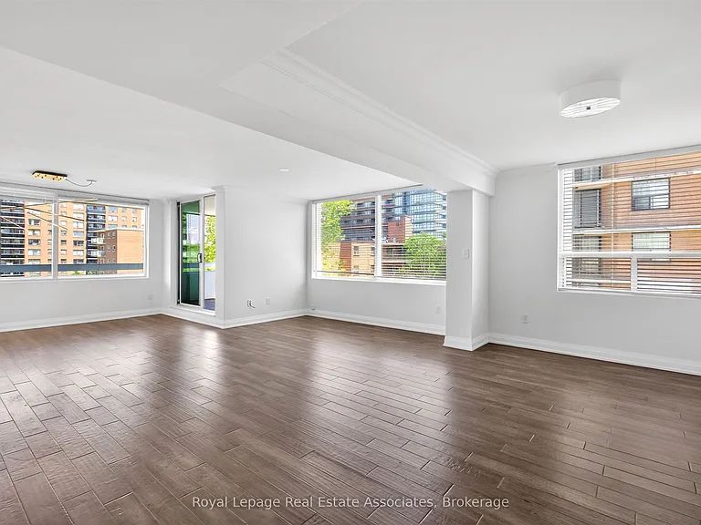 39 Stavebank Rd W #404 — Photo 13
