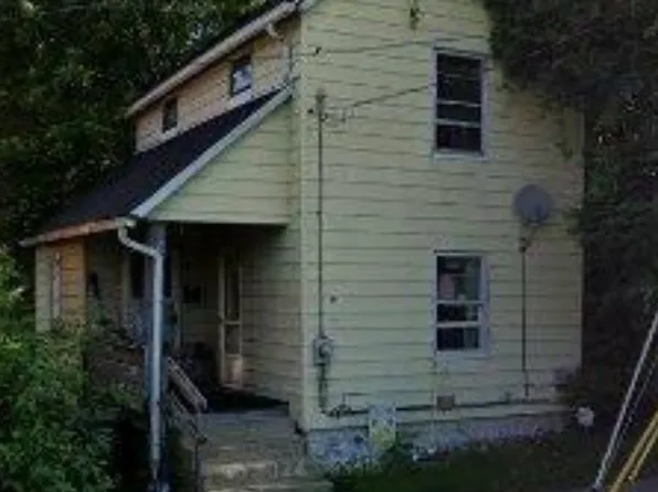 587 Rubber St, Barberton, OH 44203