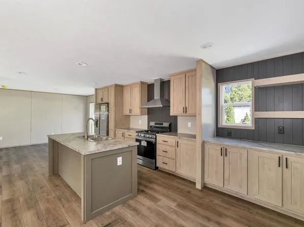 4 Leisure Lane, Belmont, NH 03220