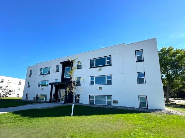 1007 N 2nd St #4, Aberdeen, SD 57401