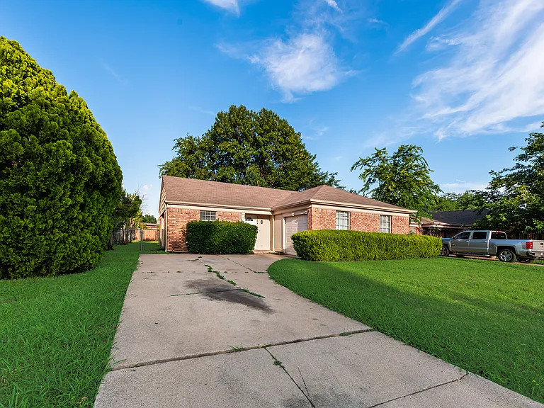 7204 Shadow Bend Dr — Photo 25