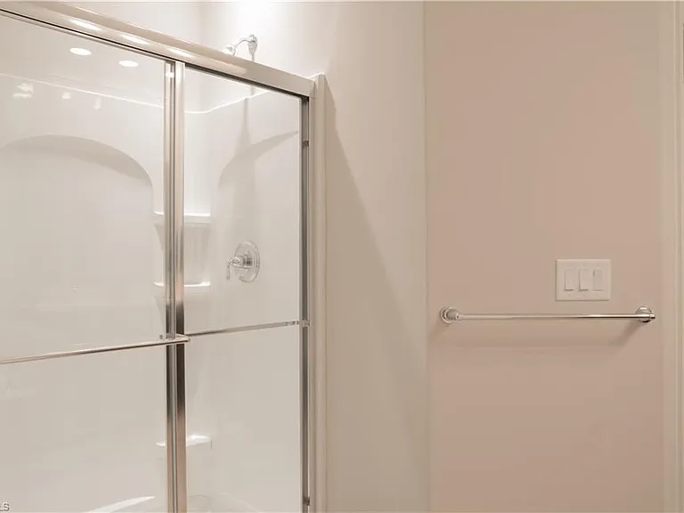 2941 York Place Dr — Photo 12