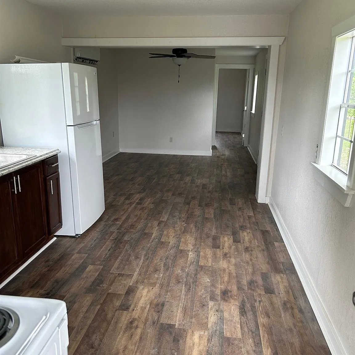 1 bed, 1.0 bath, 576 sqft, $1,000 — Photo 2