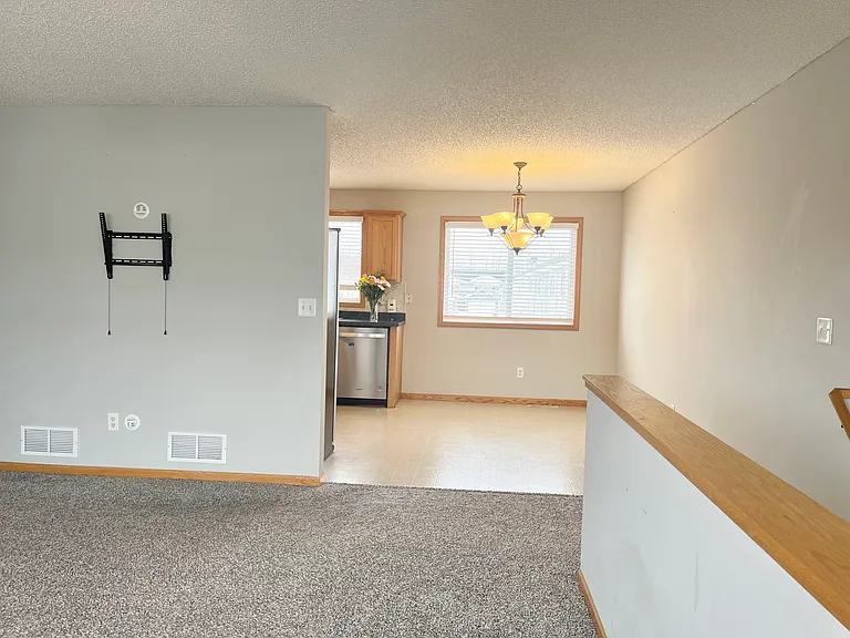 1305 Willow Trl — Photo 7