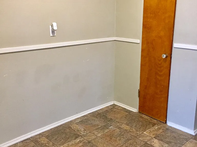 1707 Goff Ave — Photo 5