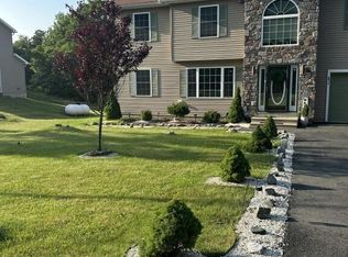 2441 Grey Birch Ln, Long Pond, PA