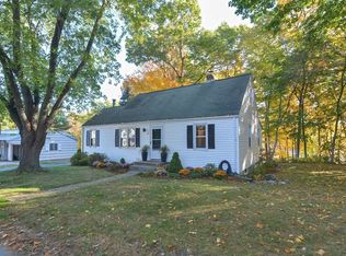3 Hall Pond Rd, Boylston, MA 01505