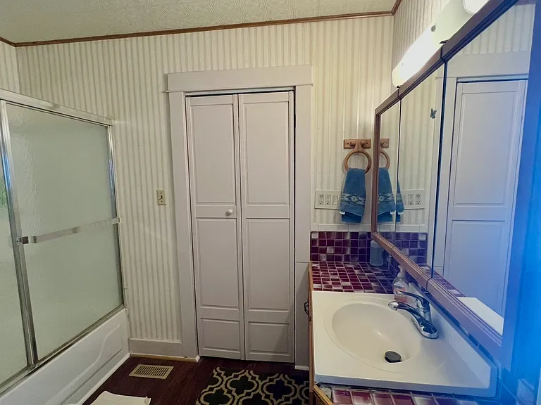 Master's Bathroom