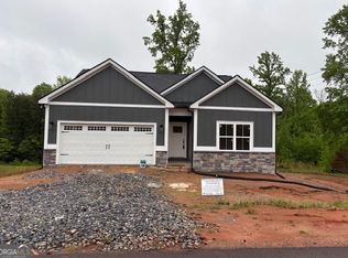 53 Hunts Ridge Dr, Cleveland, GA 30528