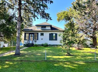 304 Mitchell St, Coleraine, MN 55722