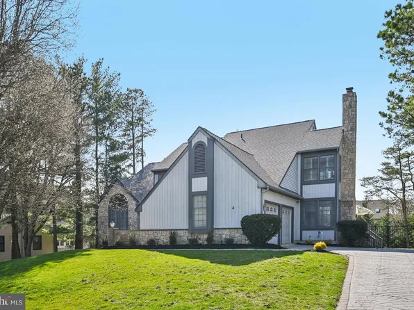 4 Andover Ct, Voorhees, NJ 08043