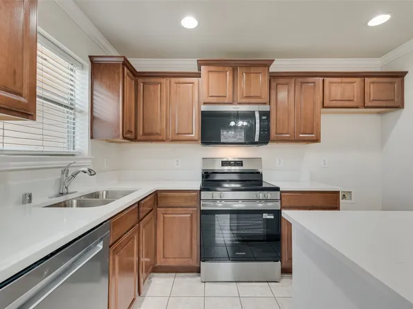 215 Timber Dr, Princeton, TX 75407