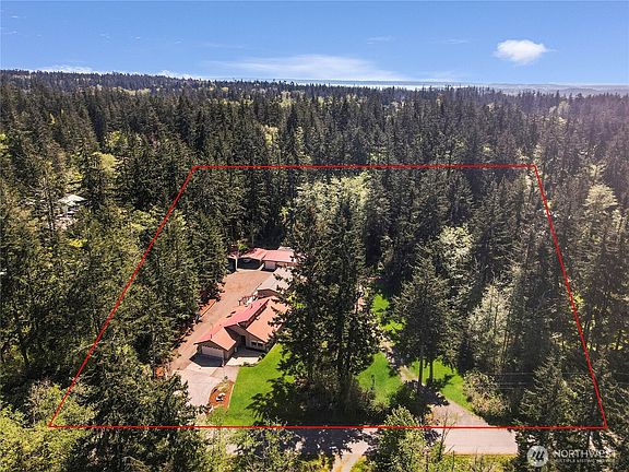 3rd image of 476 Wilderness Way