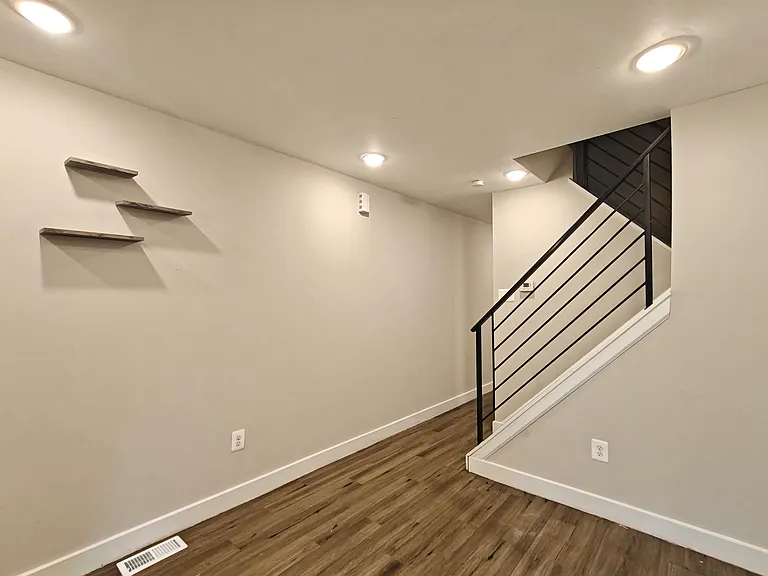 1922 N Marshall St — Photo 5