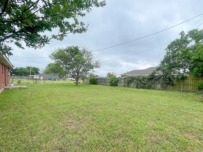 180 Spring Water Ln — Photo 18